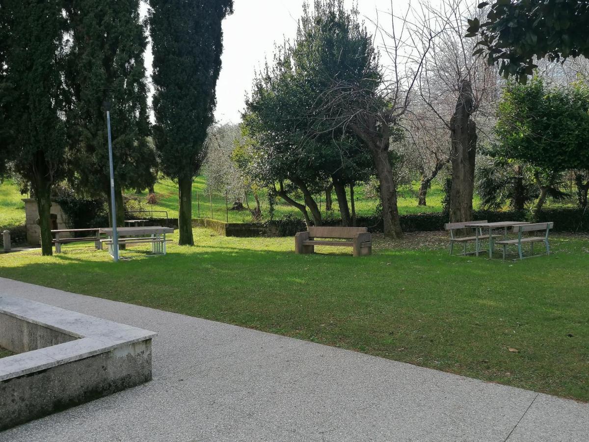 Bilocale Papavero, Magnolia O Girasole San Felice del Benaco Exteriér fotografie